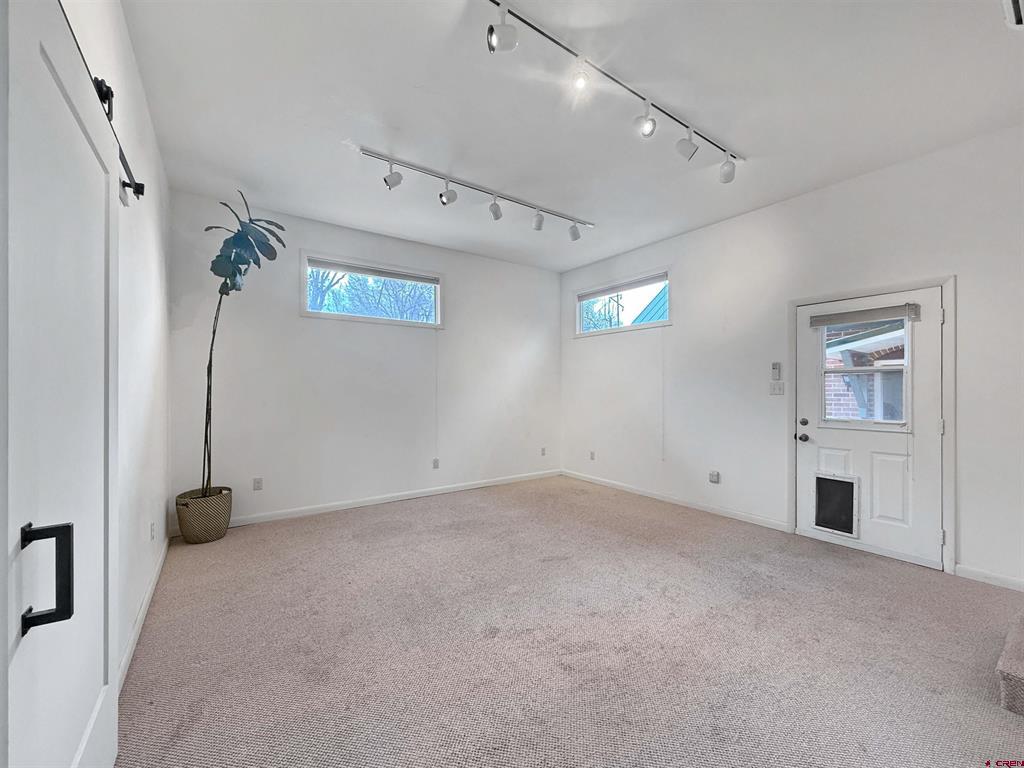 127 Niagara Avenue