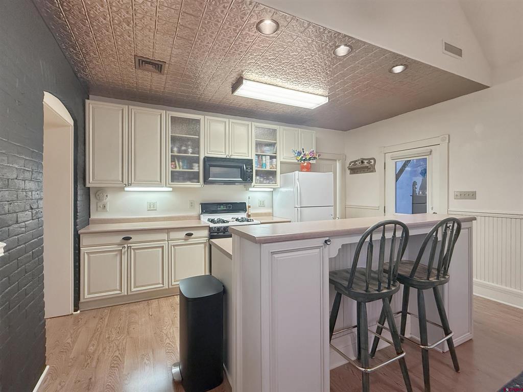 127 Niagara Avenue