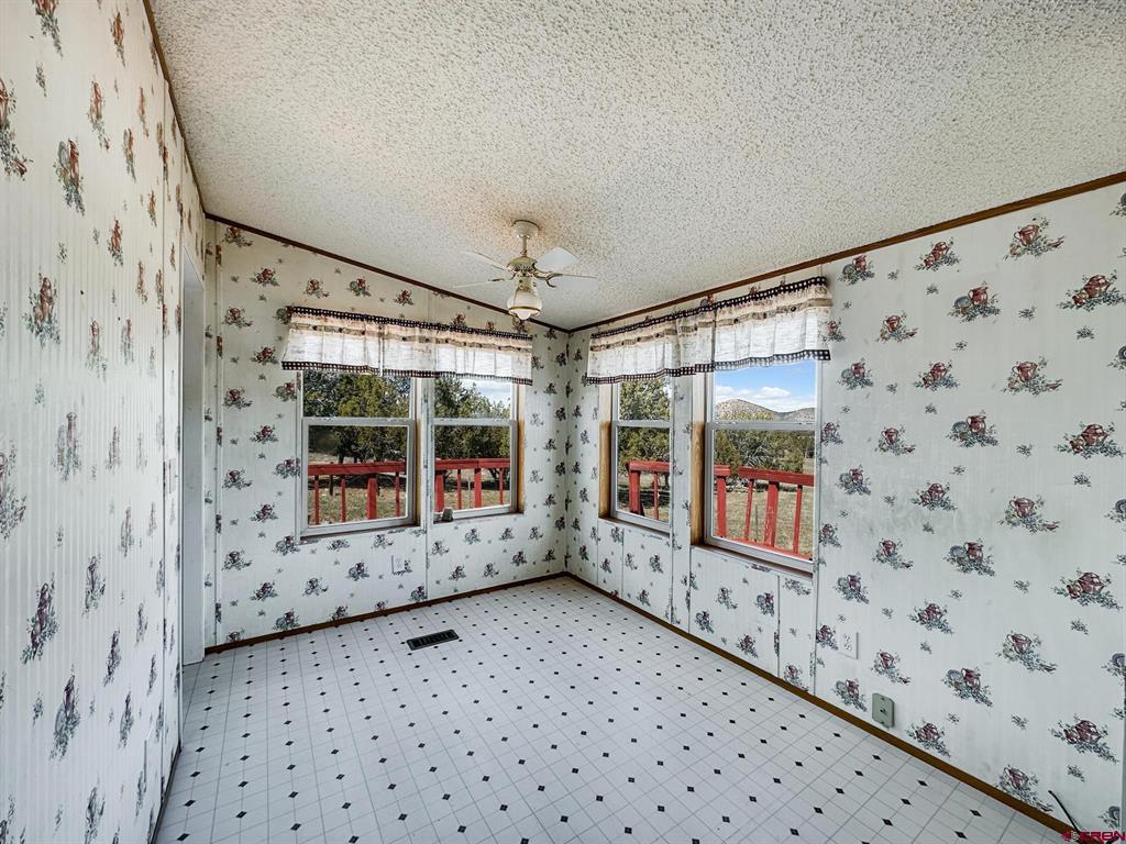 1438 Lakeview Road