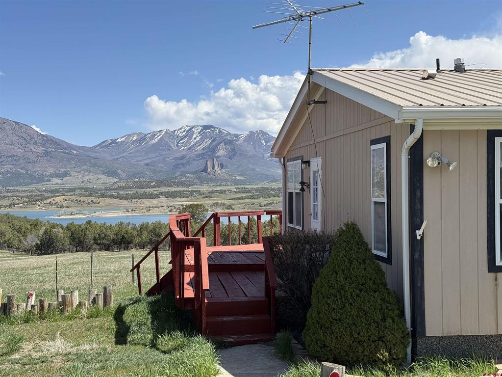 1438 Lakeview Road