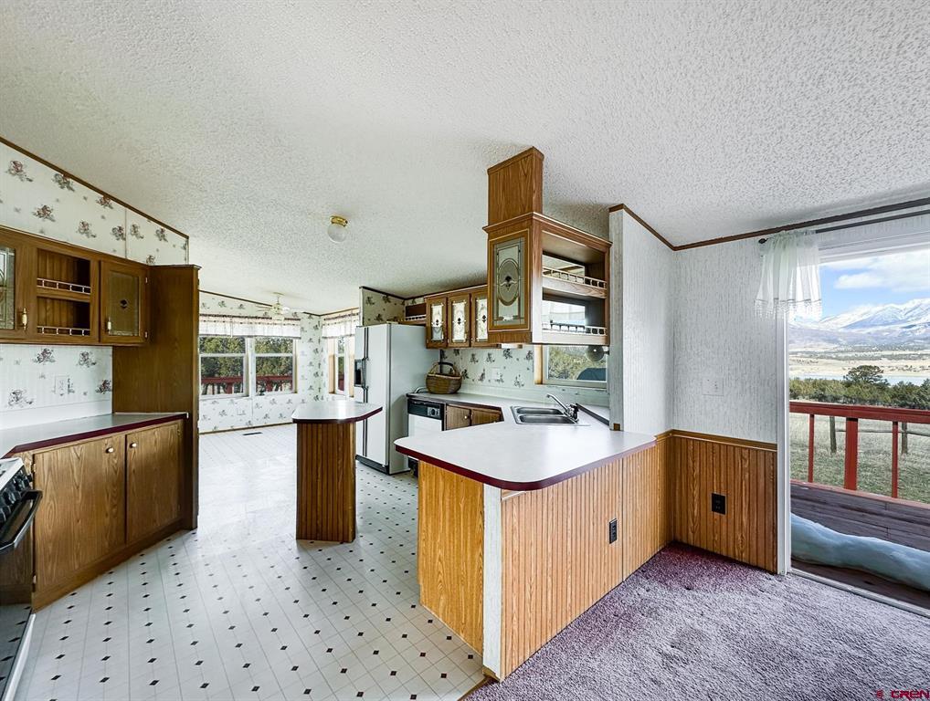 1438 Lakeview Road