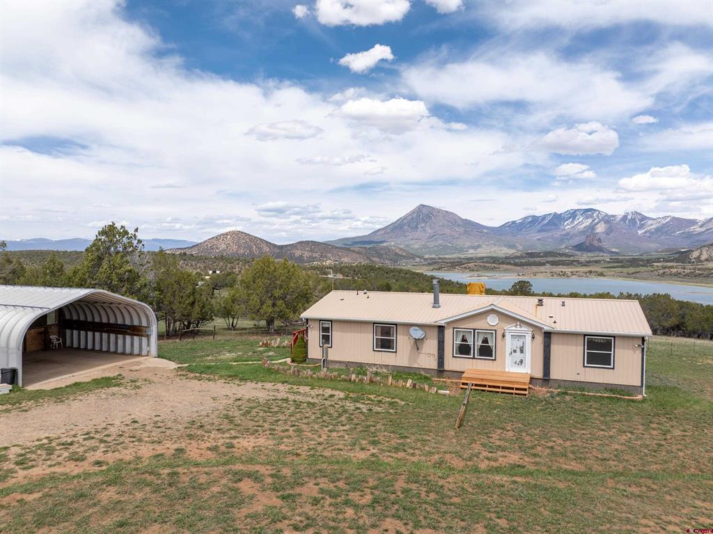 1438 Lakeview Road