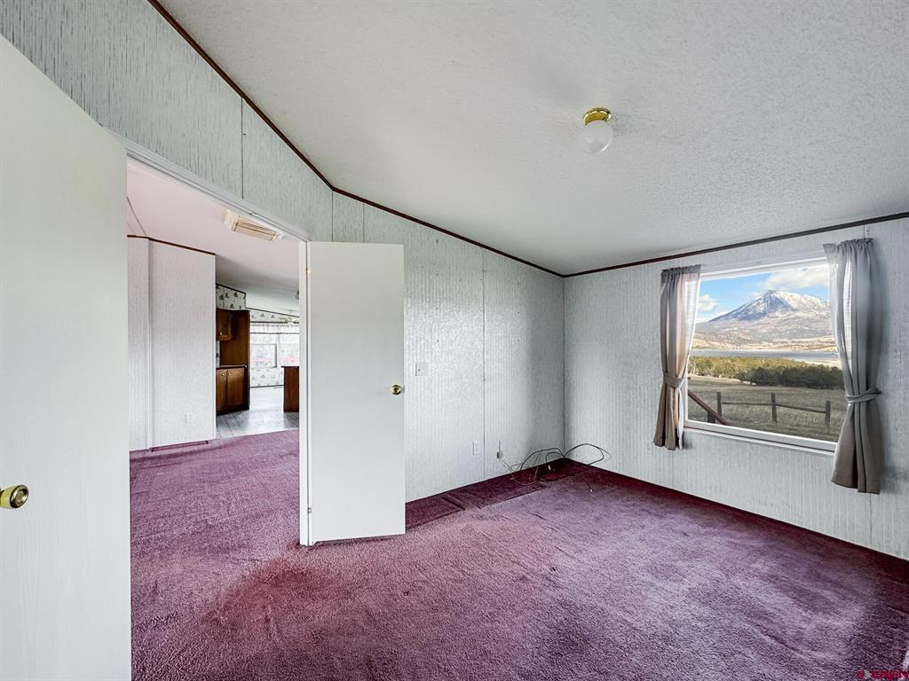 1438 Lakeview Road