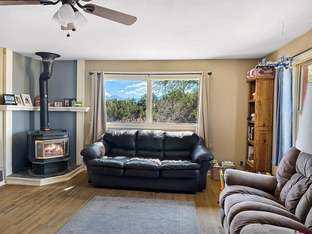 2001 Black Canyon Rd
