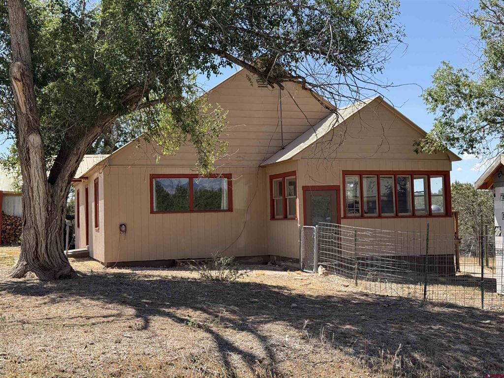 2001 Black Canyon Rd