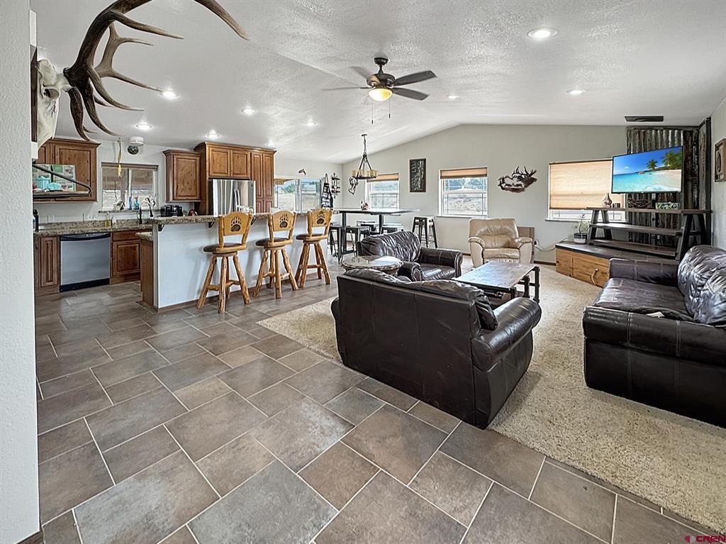 9159 Highway 65