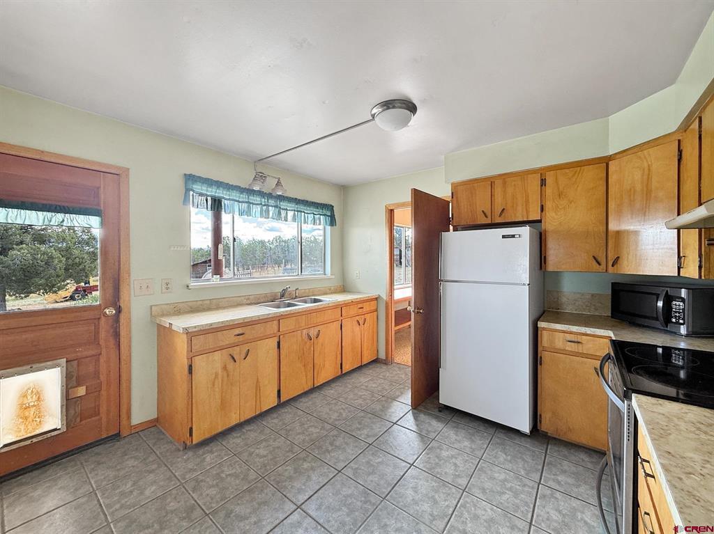 34706 Fruitland Mesa Road