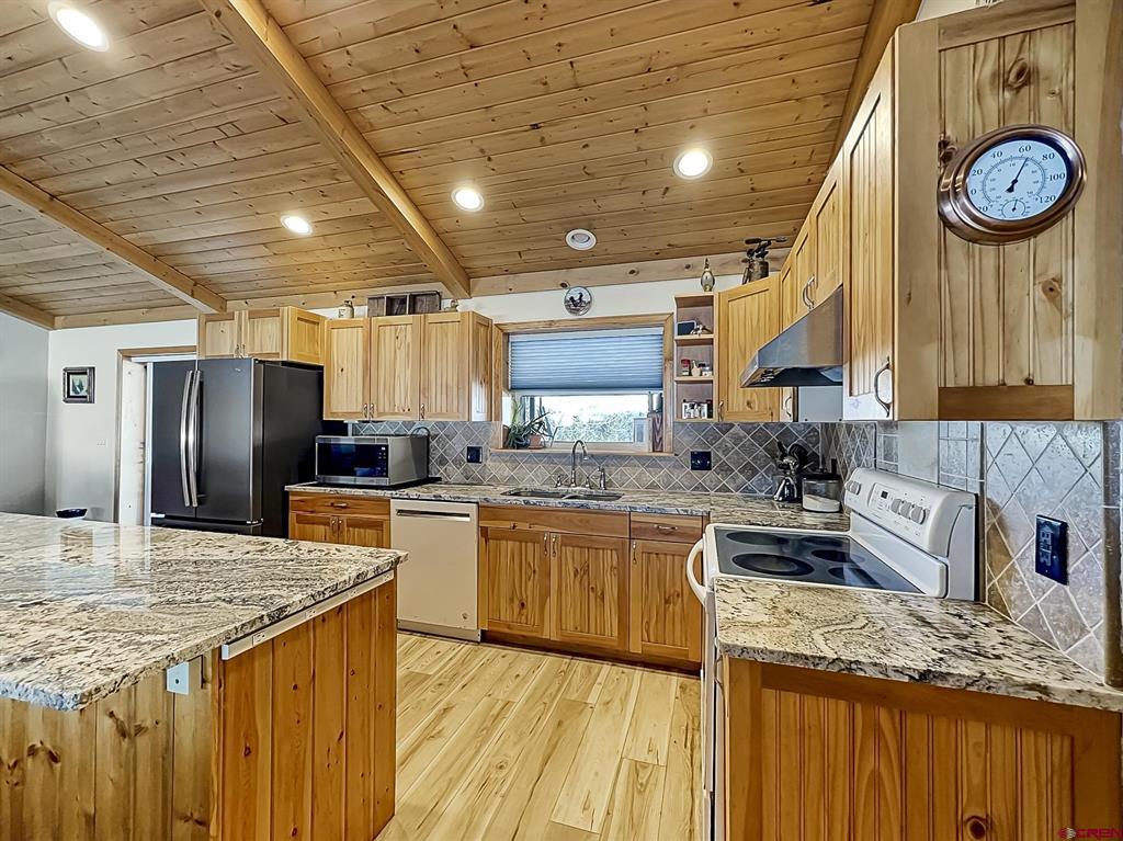 38832 Fruitland Mesa Road