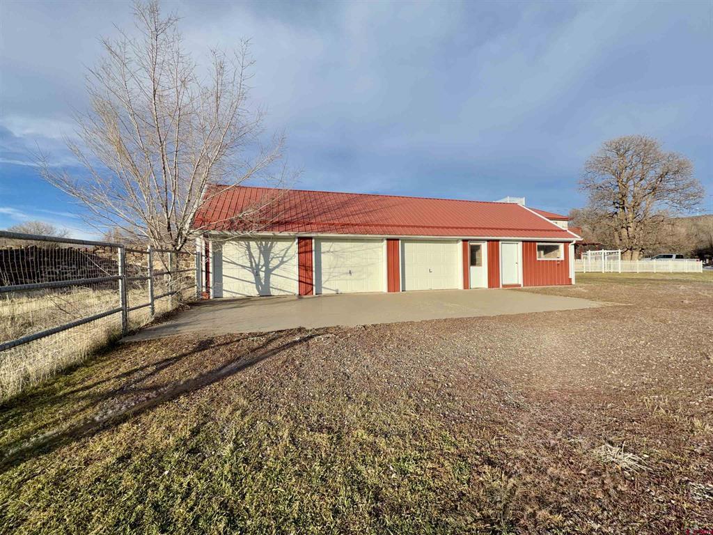 17343 Surface Creek Road