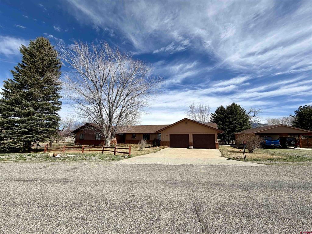 8806 Cottonwood Lane