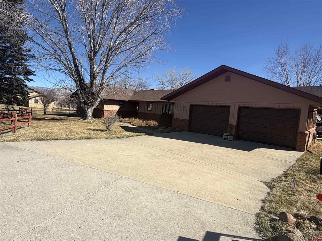 8806 Cottonwood Lane