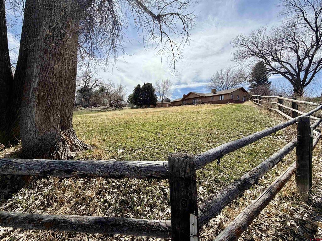 8806 Cottonwood Lane