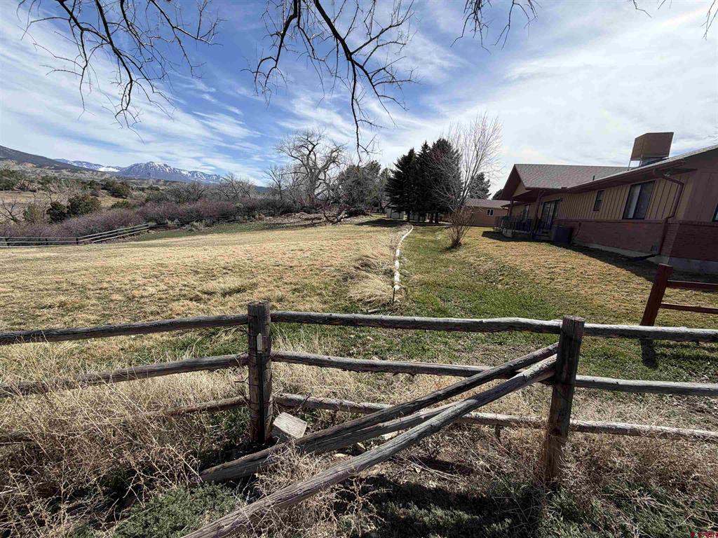 8806 Cottonwood Lane