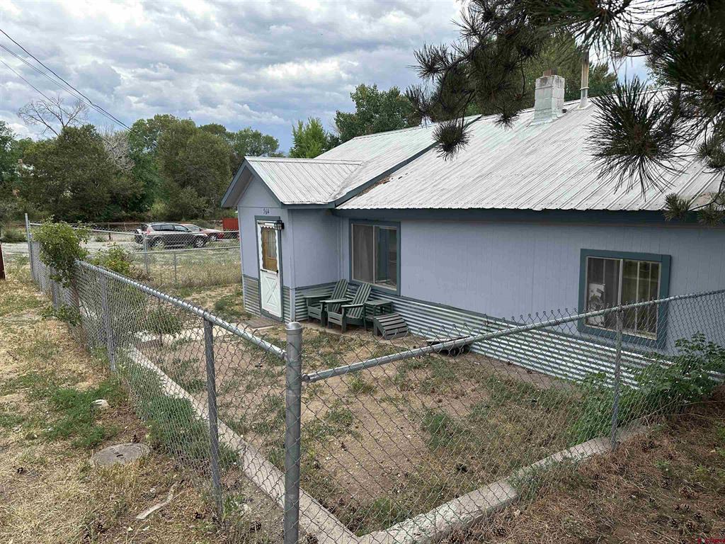 564 Cedar Avenue