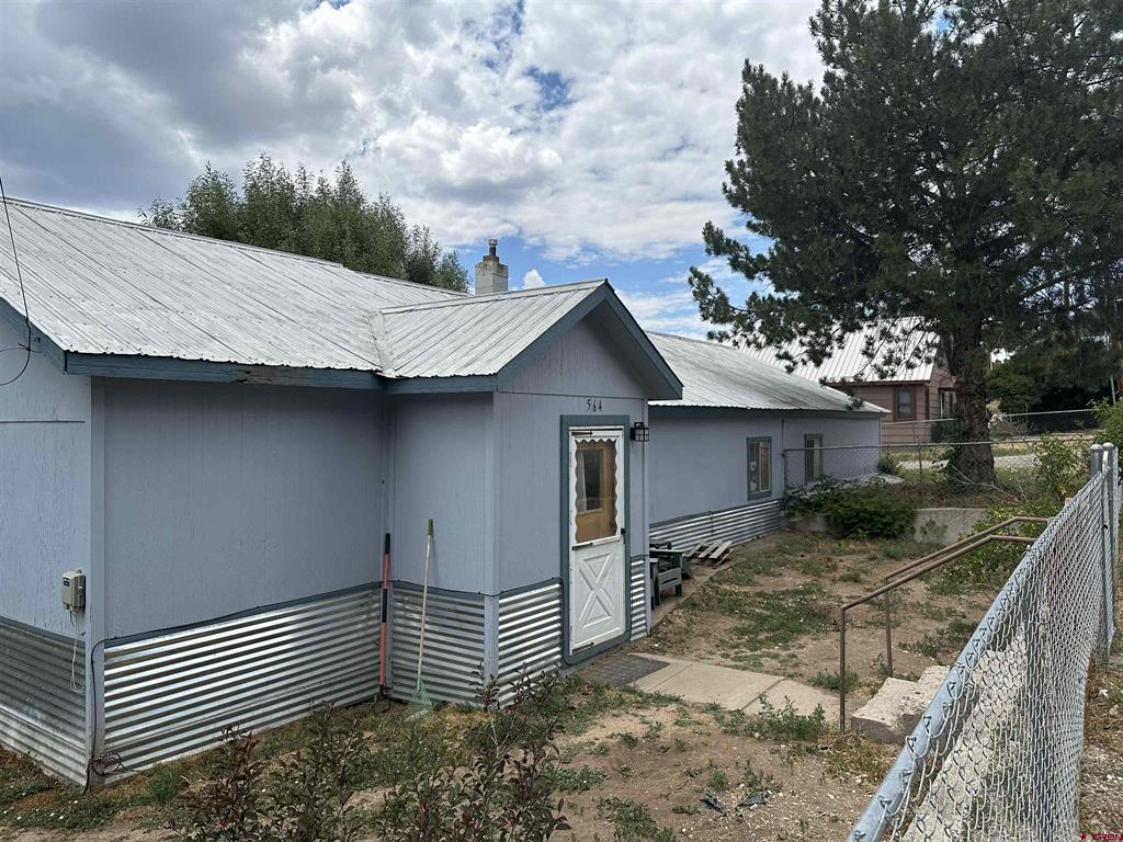 564 Cedar Avenue