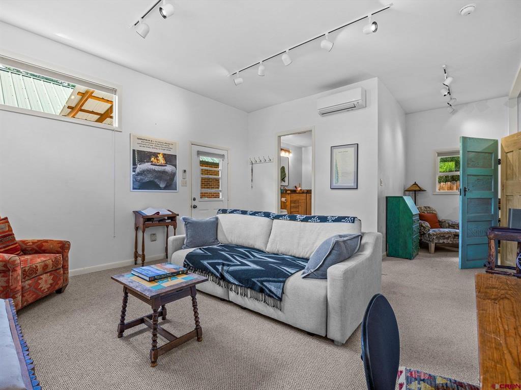 127 Niagara Avenue