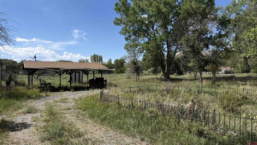 828 1600 Road