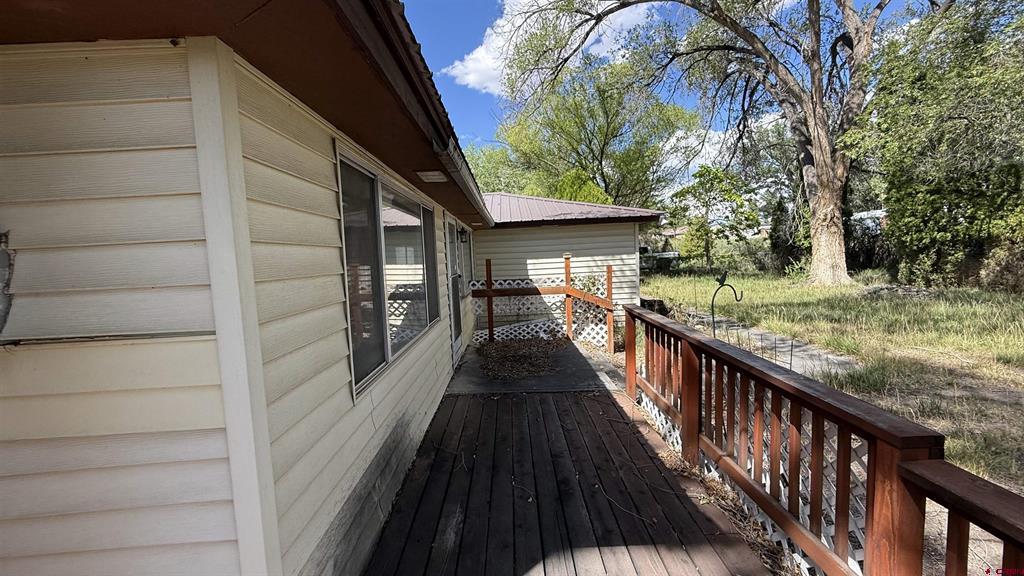 828 1600 Road