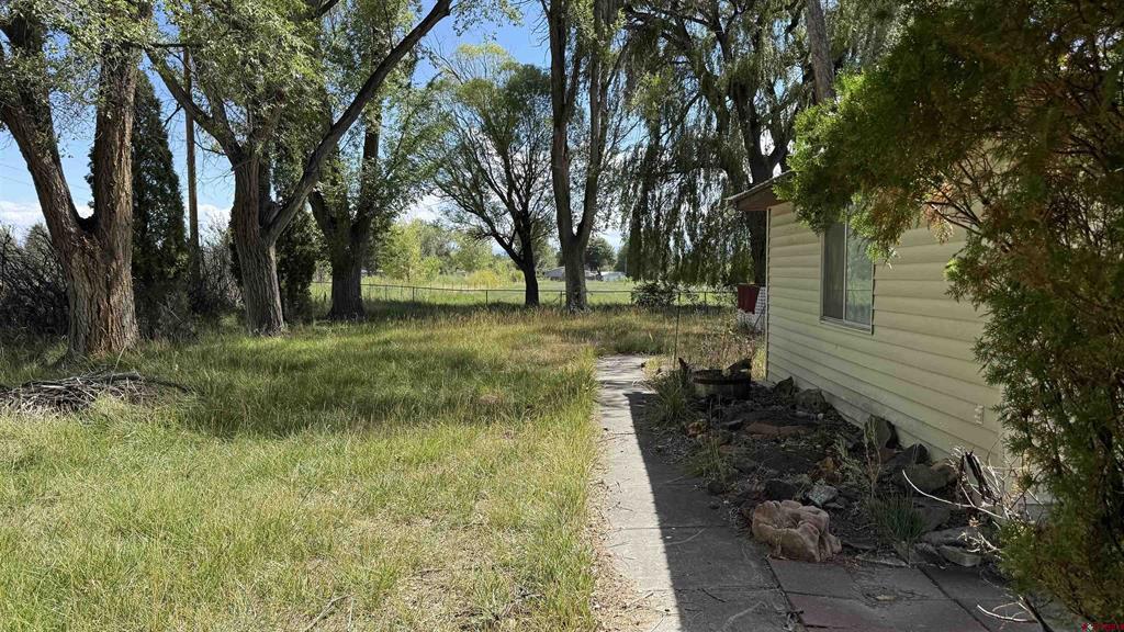 828 1600 Road