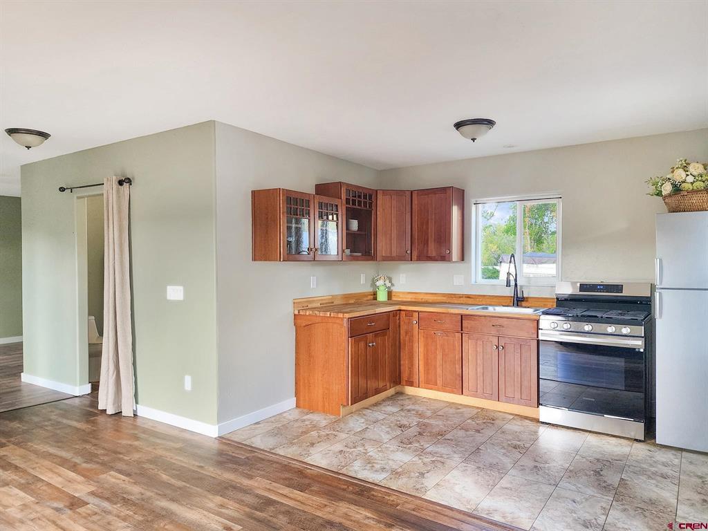 585 Cedar Avenue