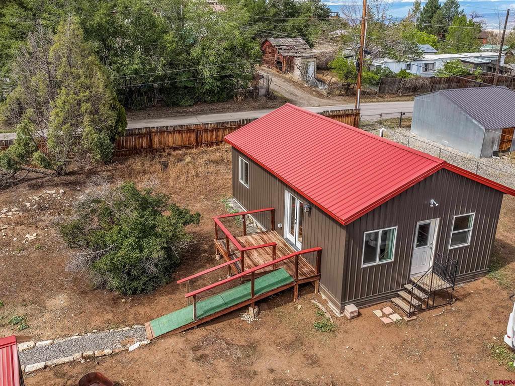 585 Cedar Avenue