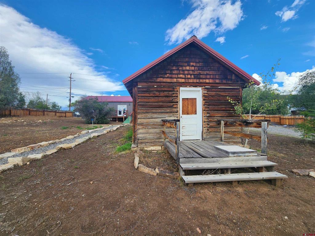 585 Cedar Avenue