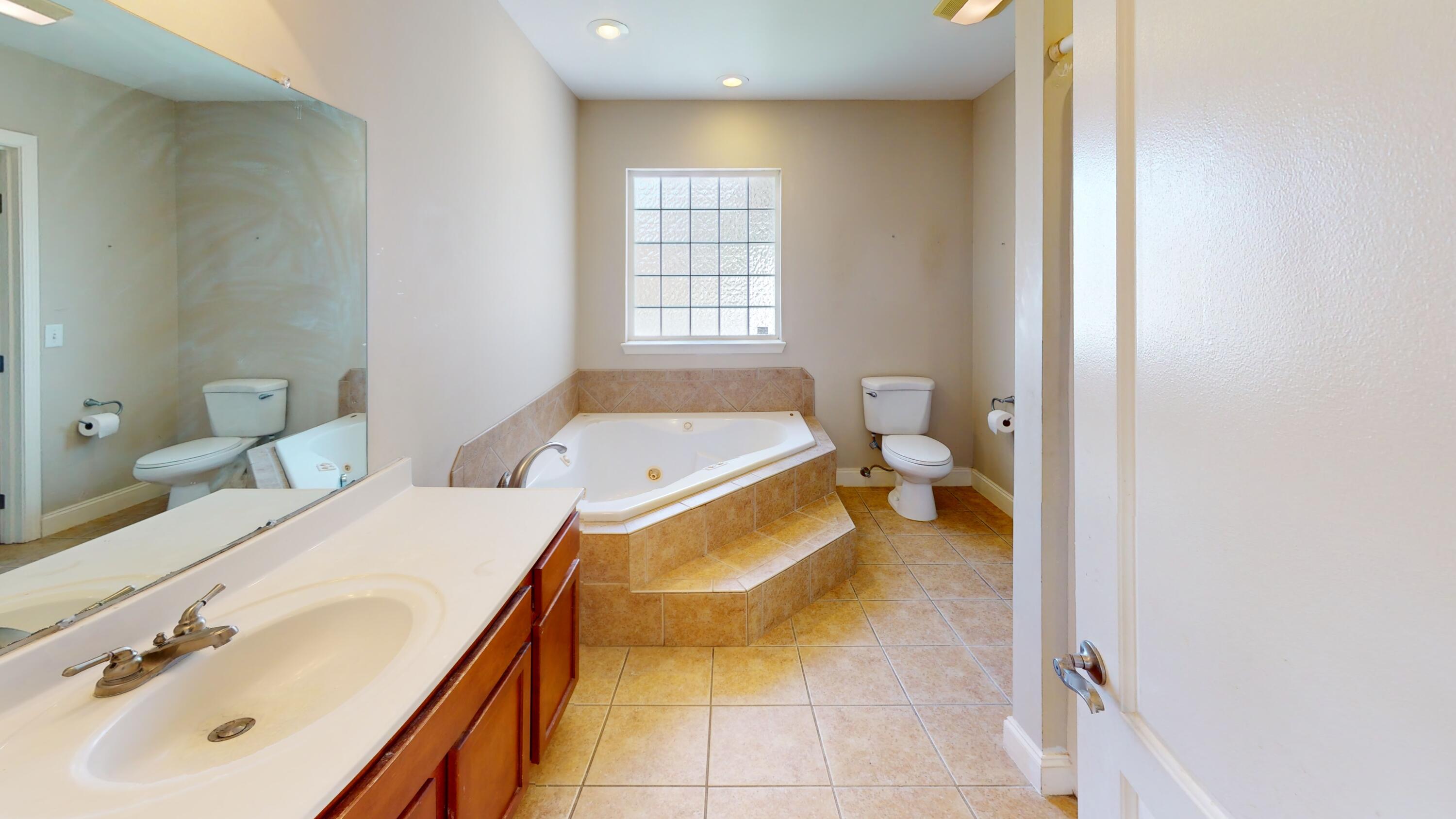146 Hunters Walk