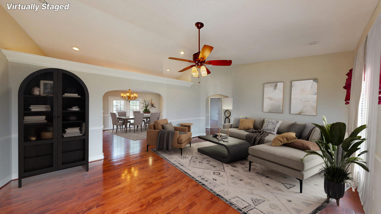 146 Hunters Walk