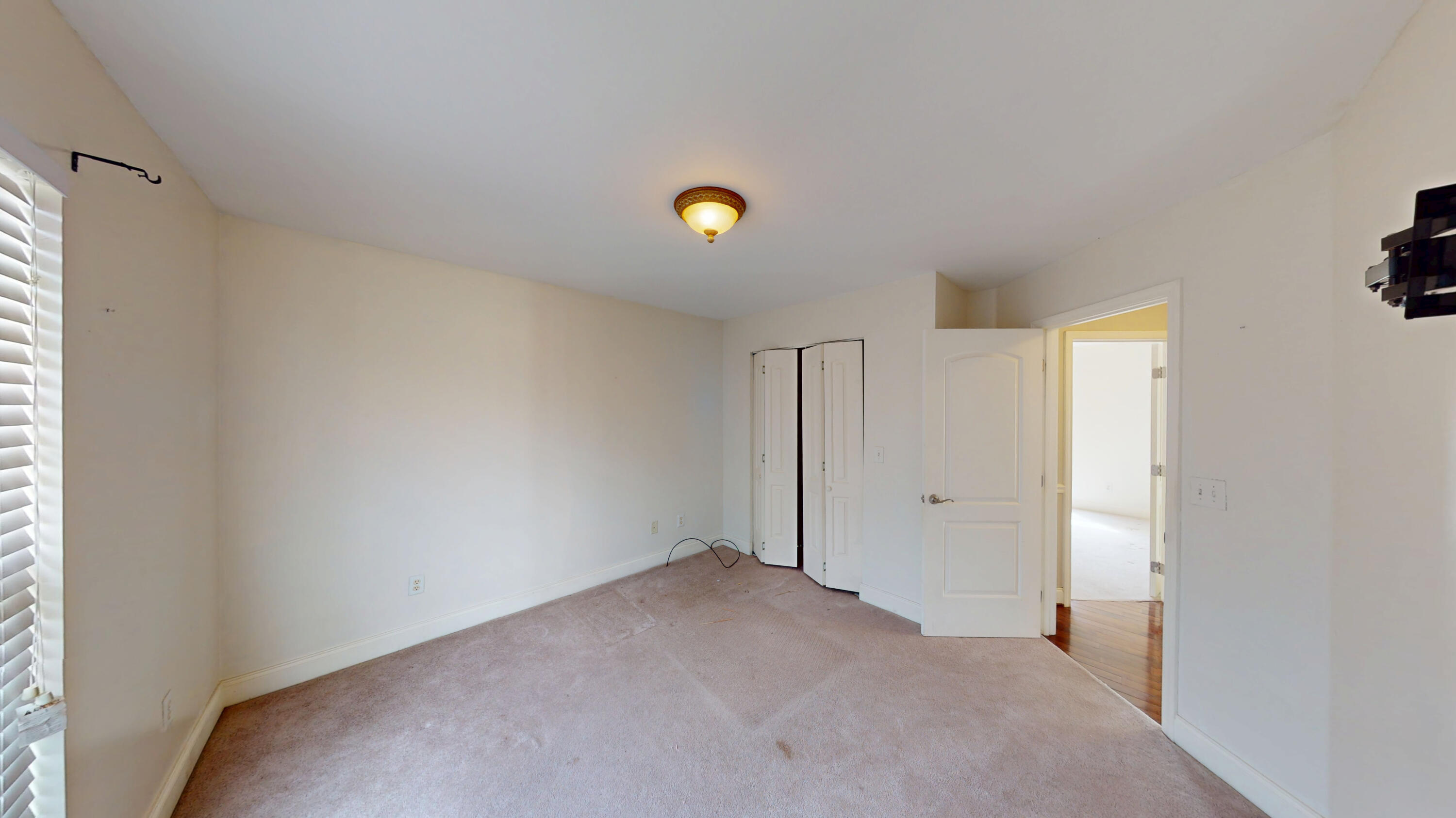 146 Hunters Walk