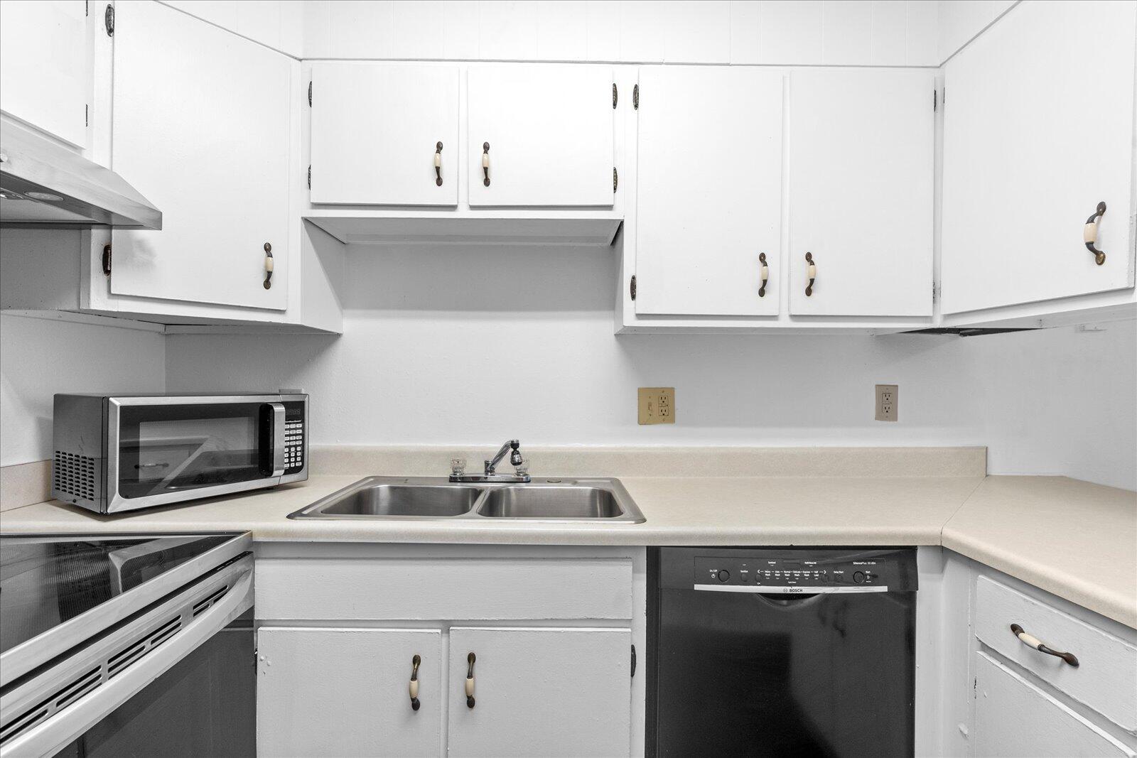 900 Mountain Creek Road, R321