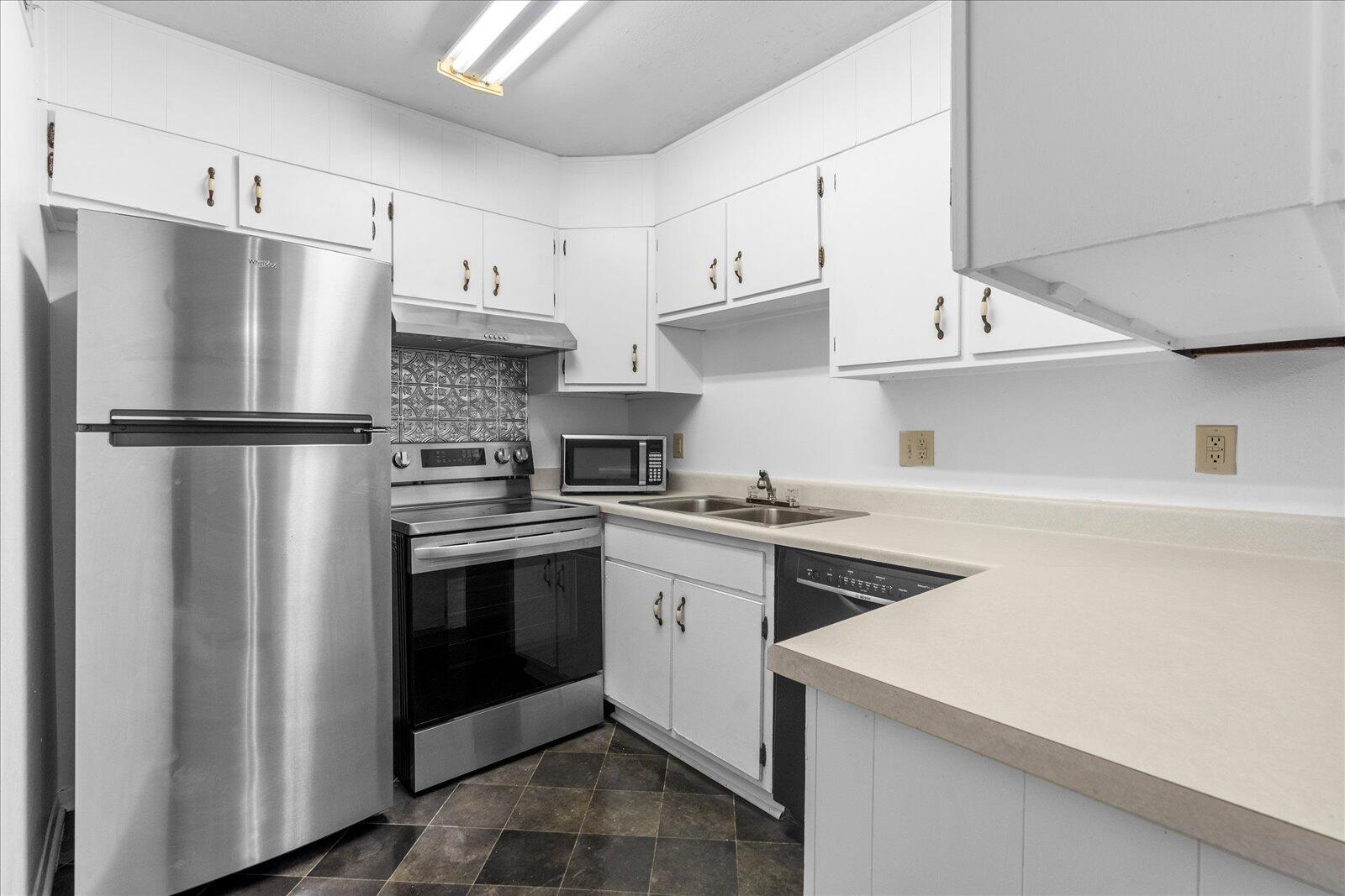 900 Mountain Creek Road, R321