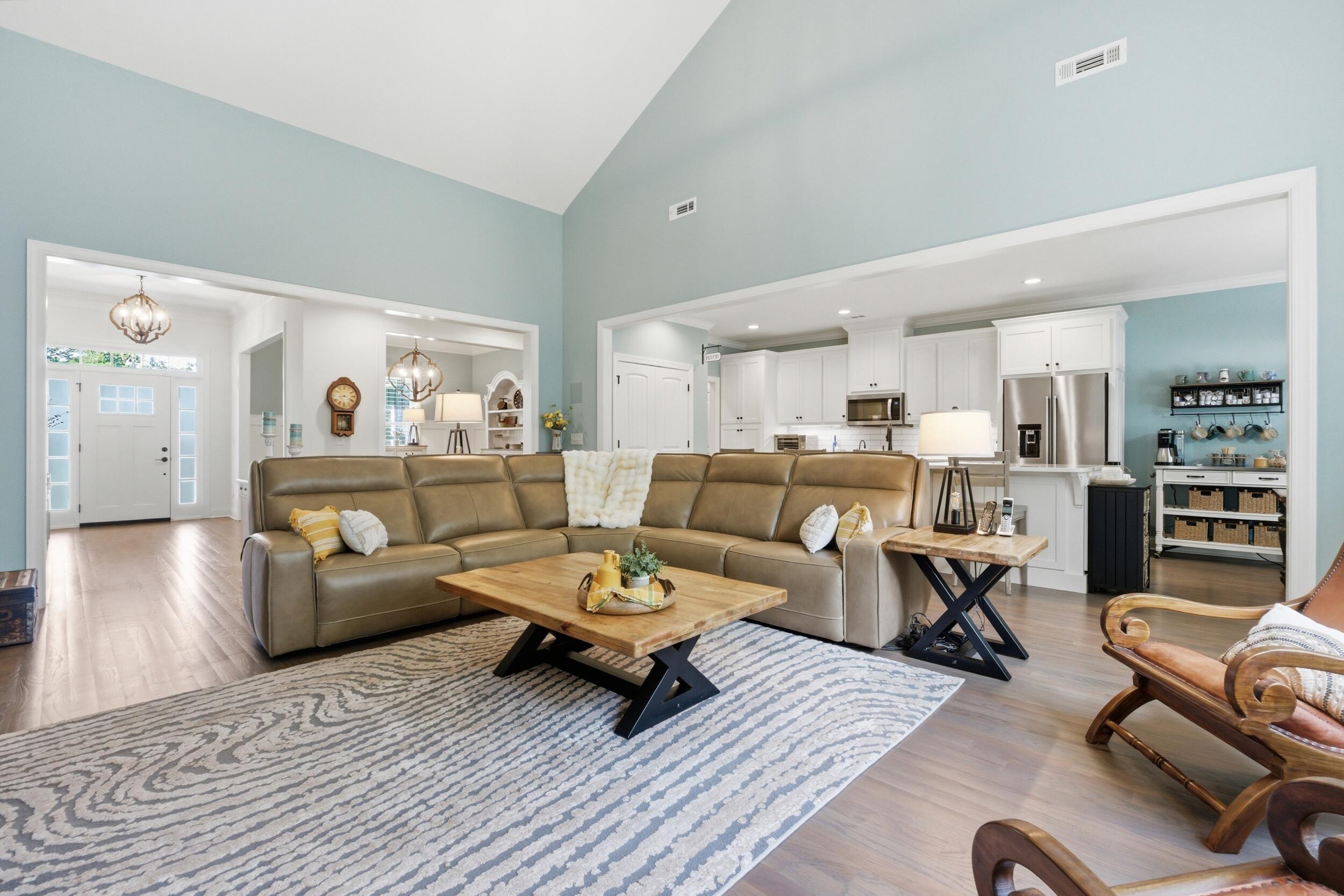 31 Walking Horse Drive NW