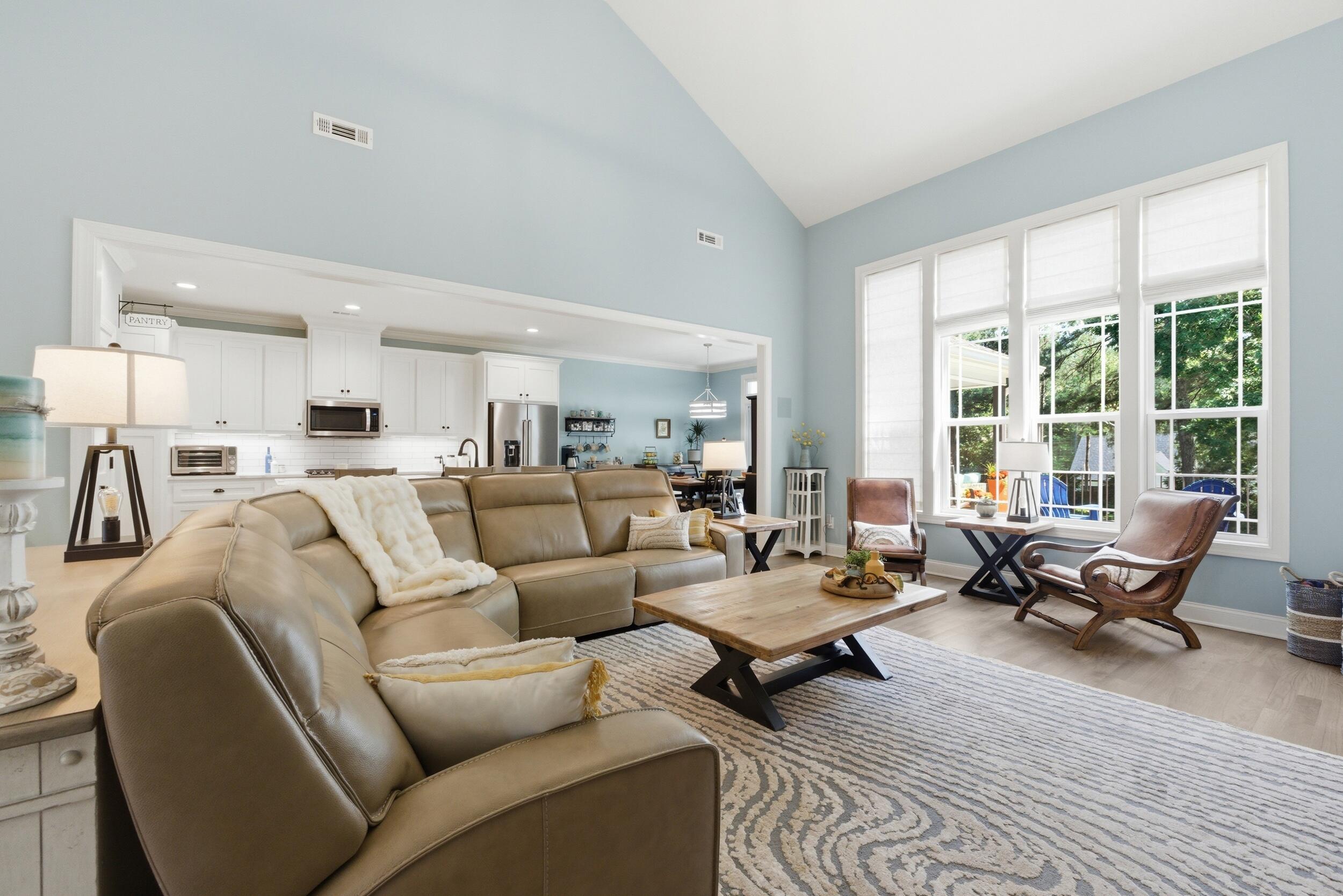 31 Walking Horse Drive NW
