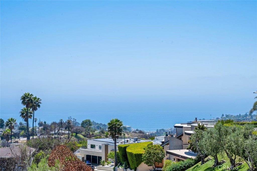 1032 Enchanted Way