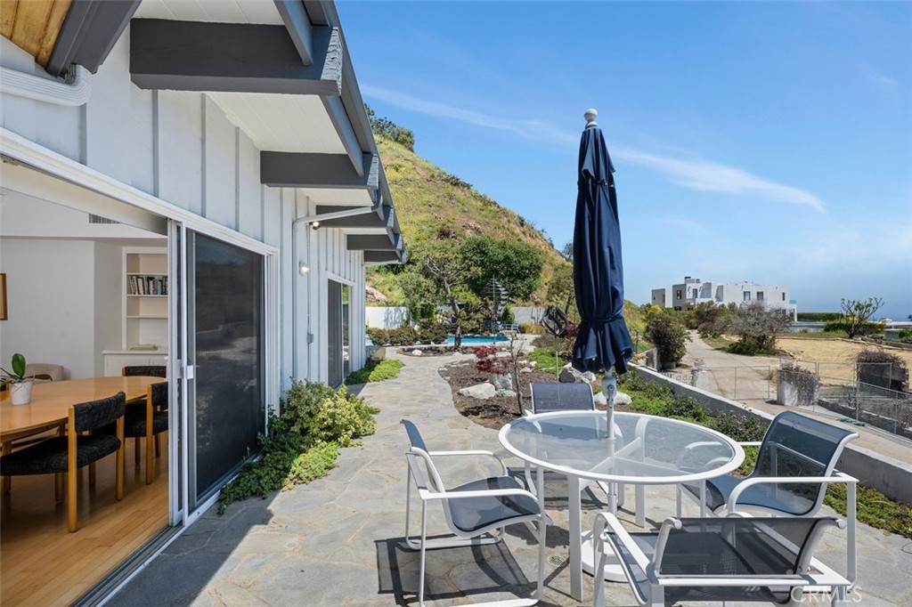 1032 Enchanted Way