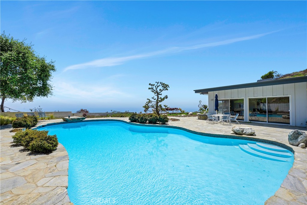 1032 Enchanted Way