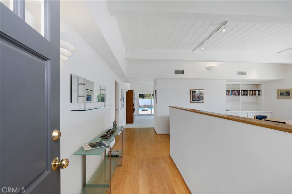 1032 Enchanted Way