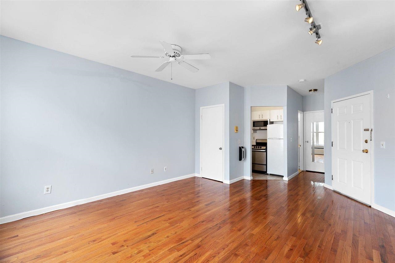 101 WILLOW AVE Unit: 3B