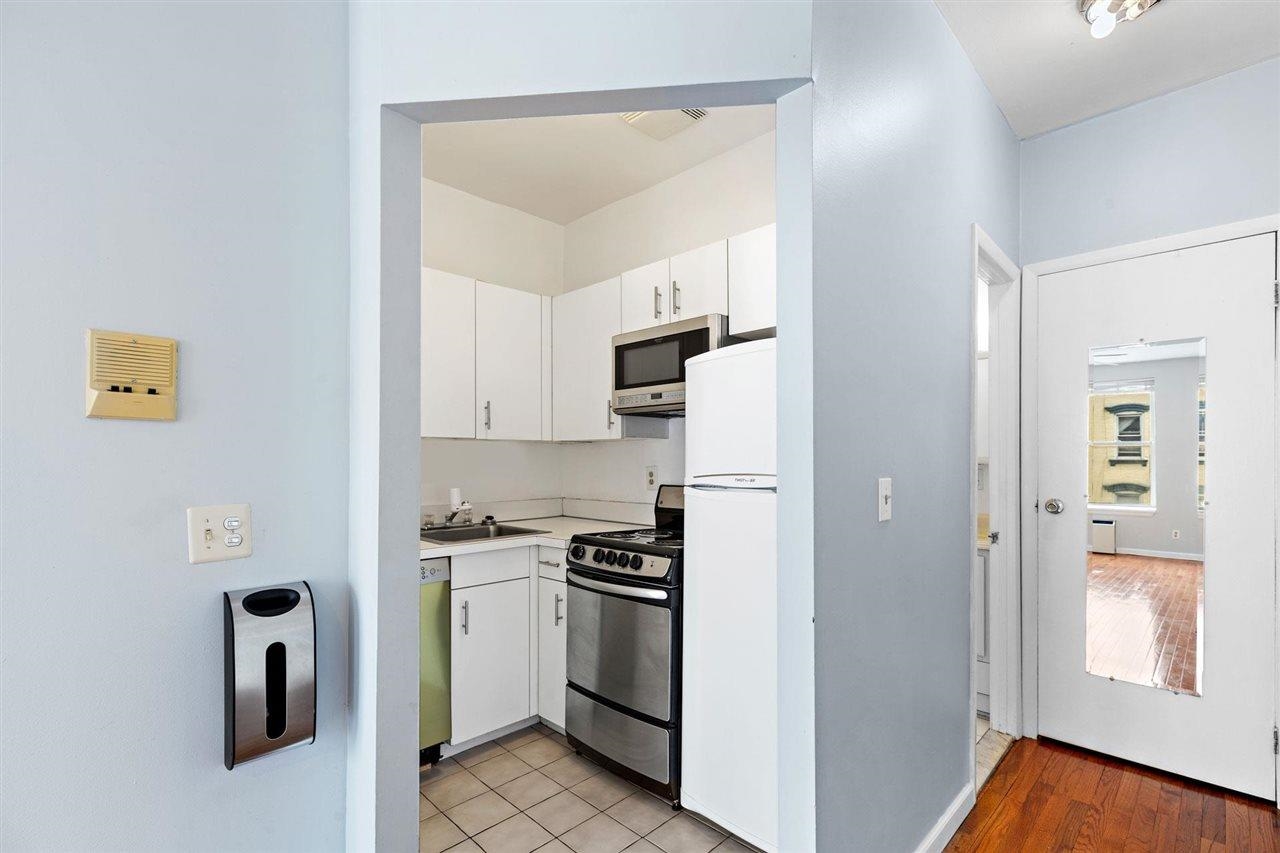 101 WILLOW AVE Unit: 3B