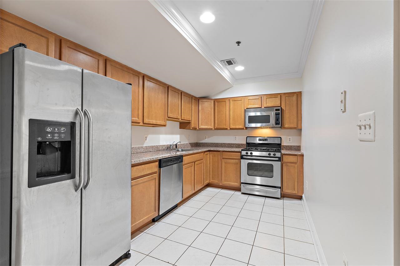 214 JACKSON ST Unit: 5