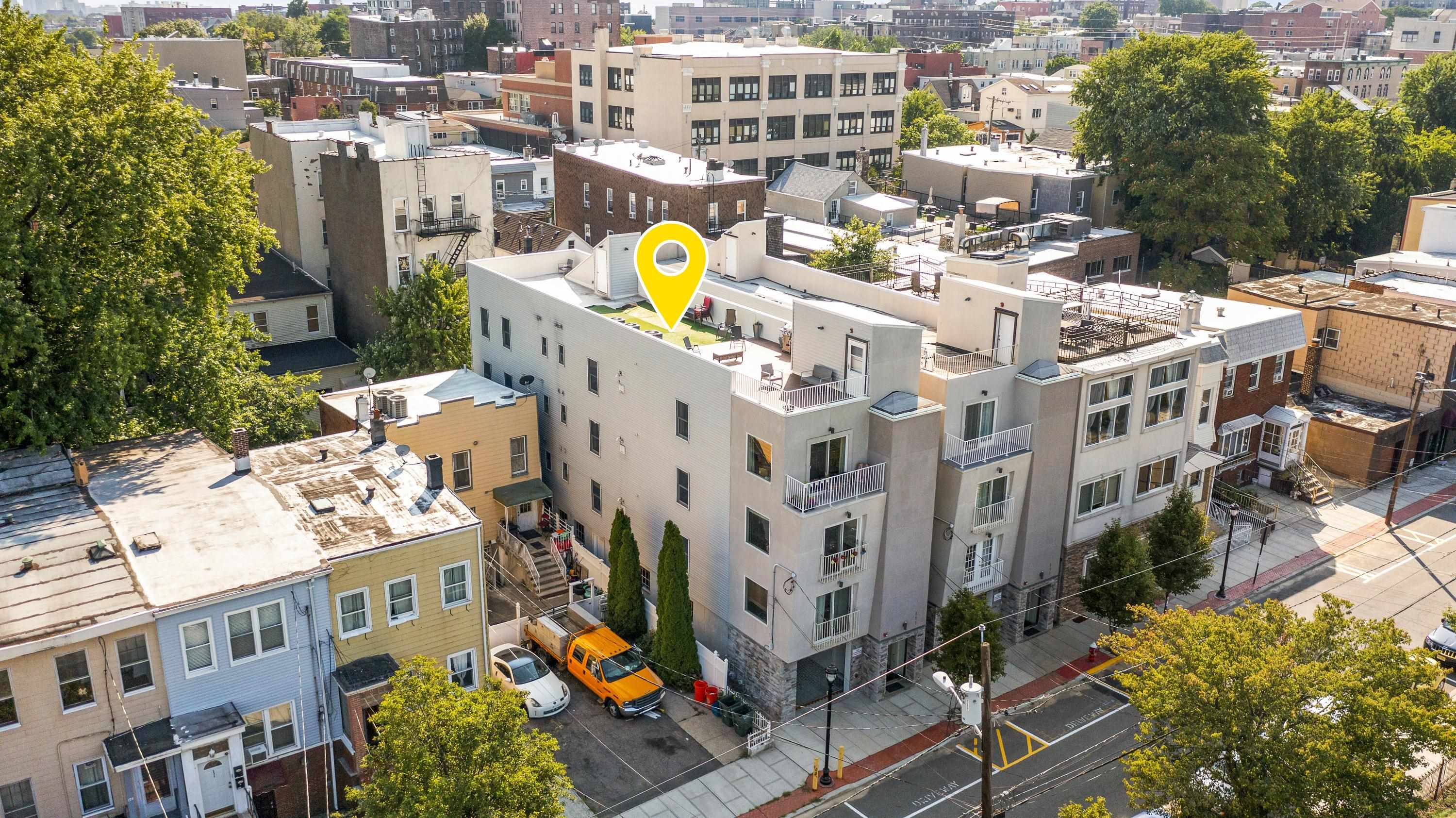 137 20TH ST Unit: B