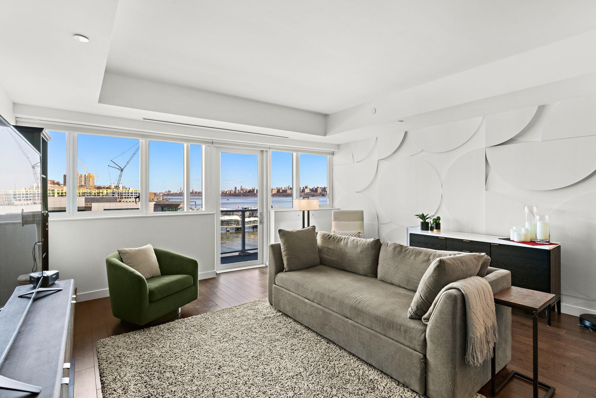 800 AVENUE AT PORT IMPERIAL Unit: 403