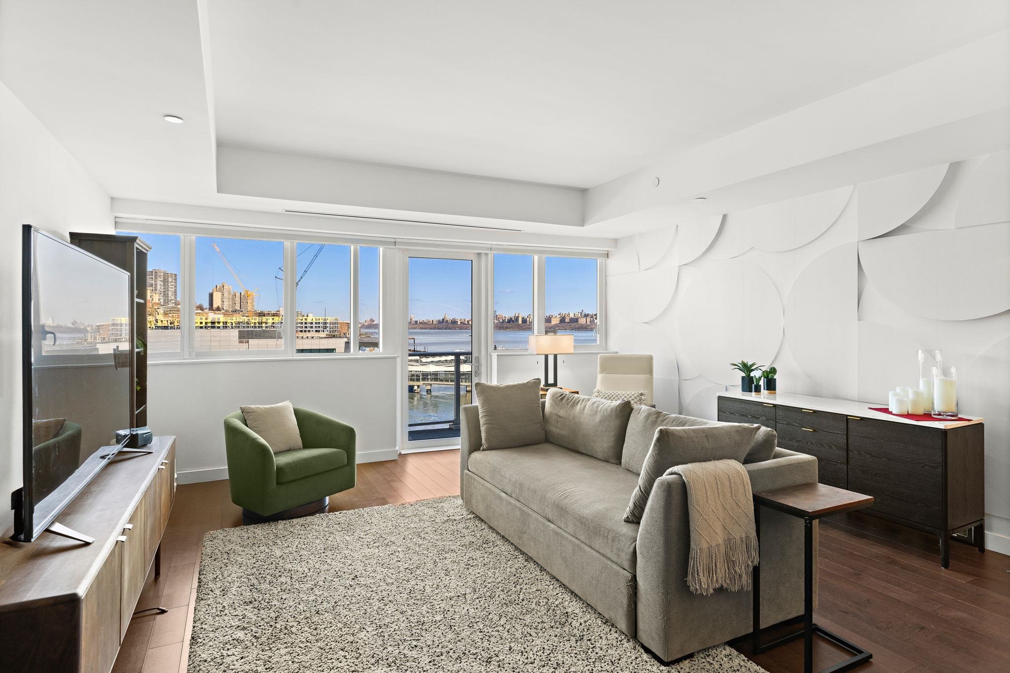 800 AVENUE AT PORT IMPERIAL Unit: 403