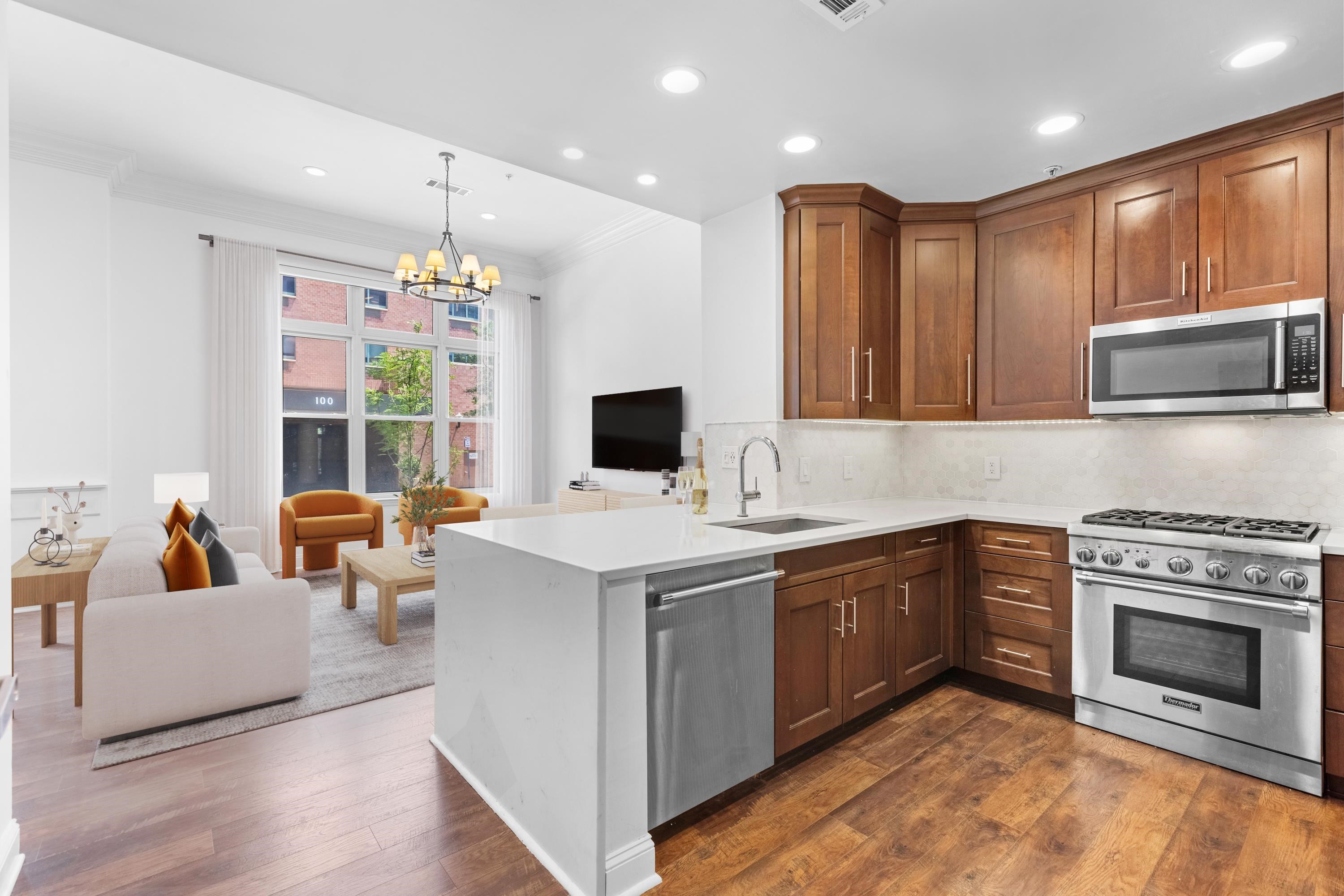 15 WARREN ST Unit: 102
