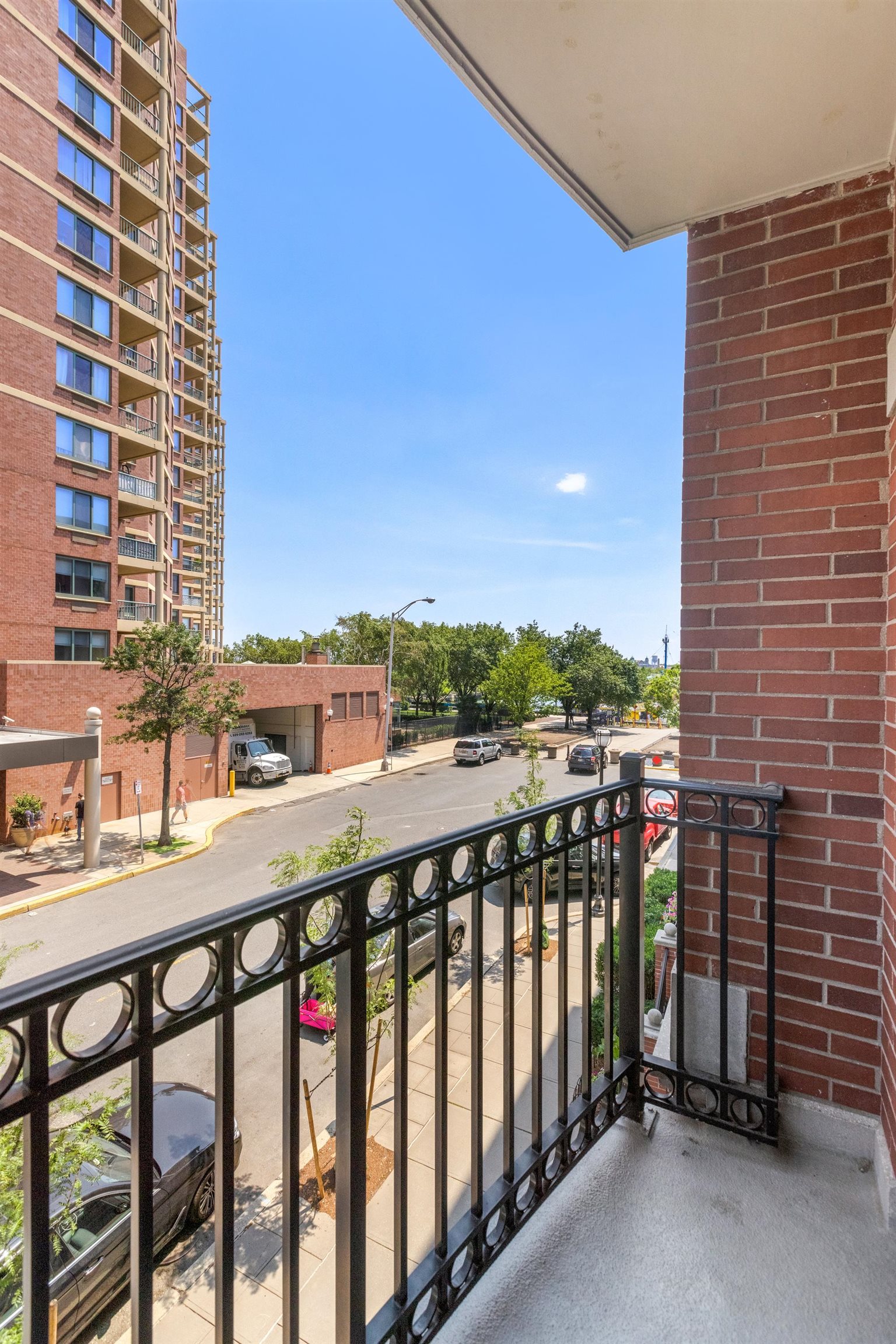 15 WARREN ST Unit: 102