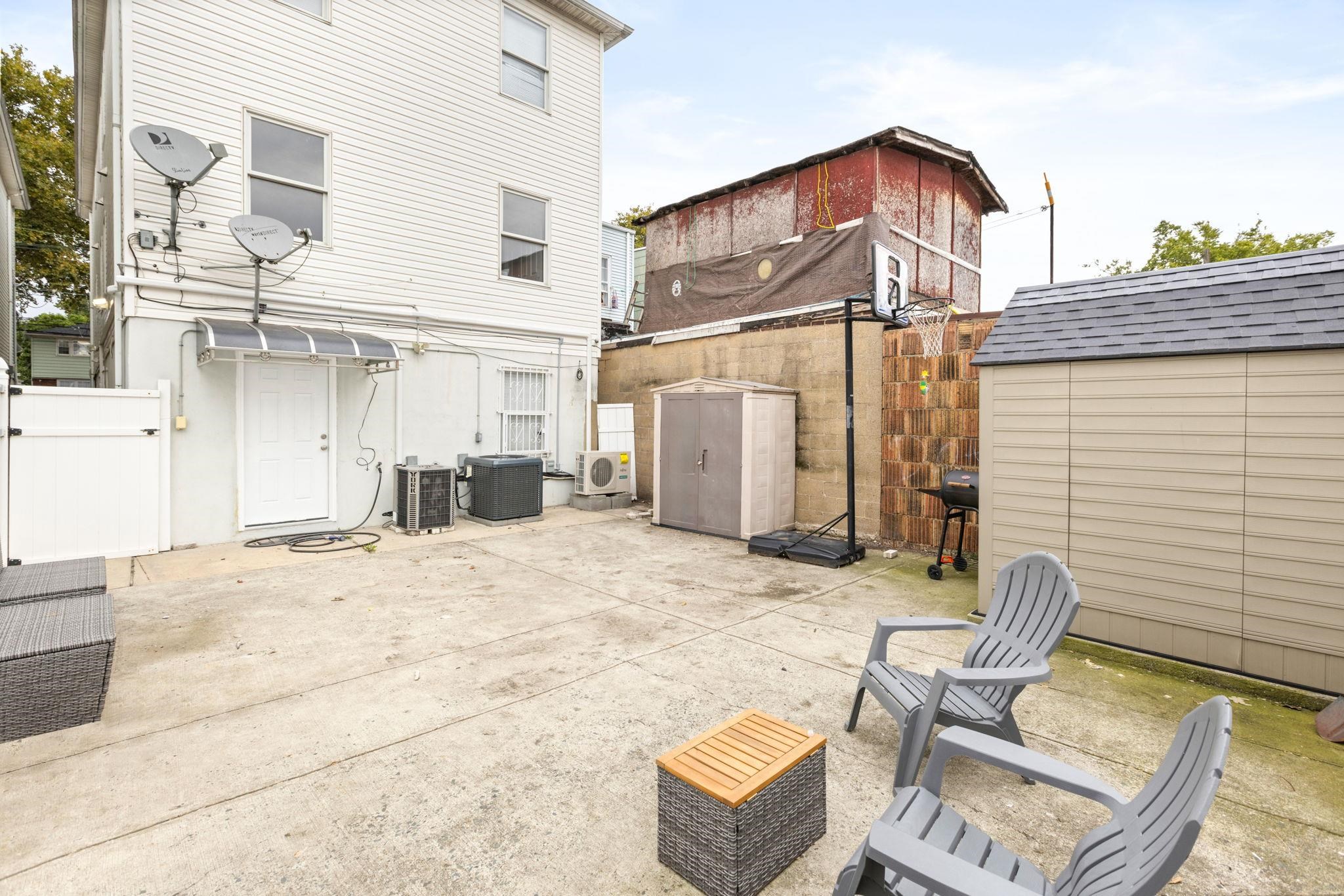 359 CATOR AVE Unit: 1