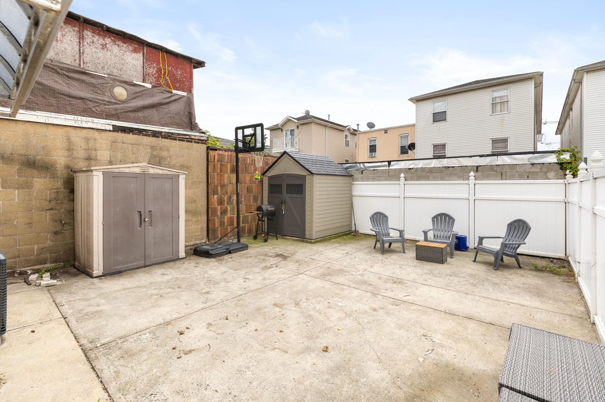 359 CATOR AVE Unit: 1