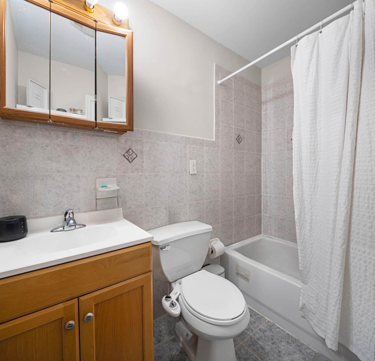 359 CATOR AVE Unit: 1