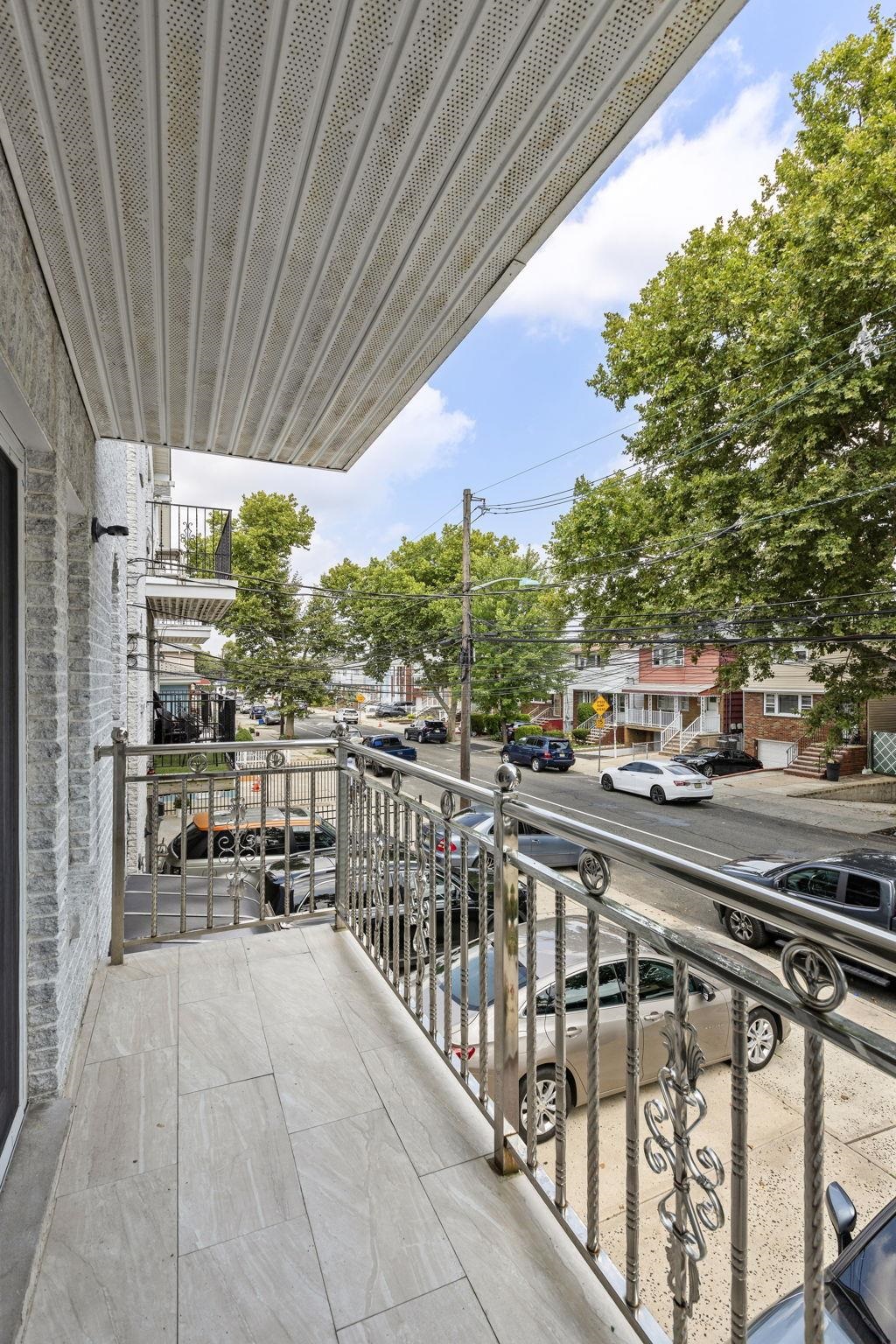 359 CATOR AVE Unit: 2