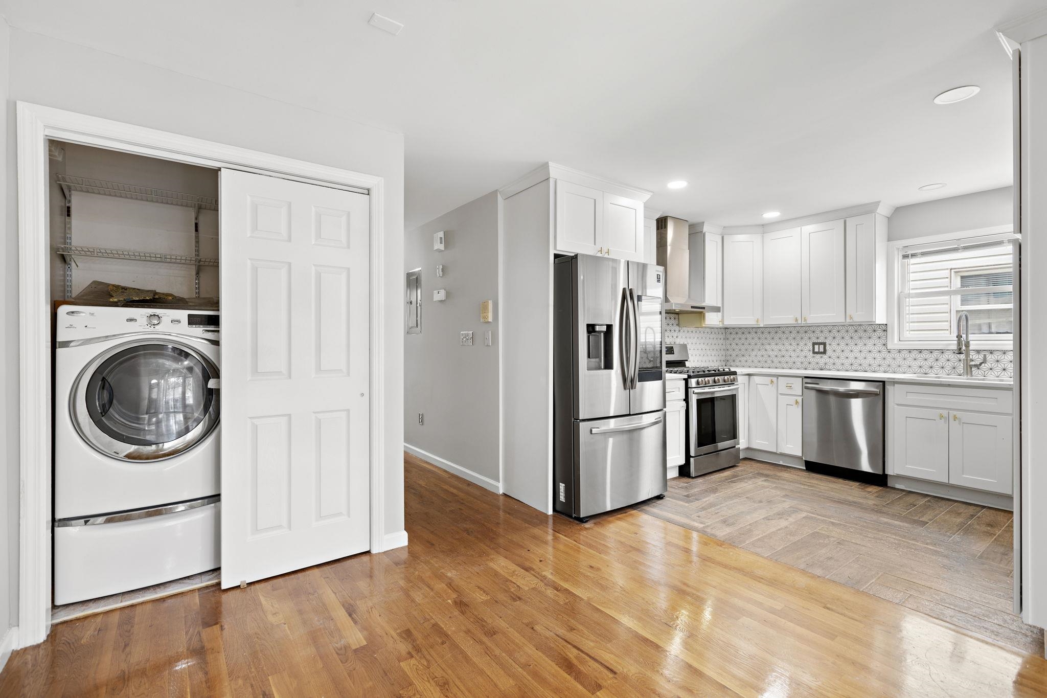 359 CATOR AVE Unit: 2